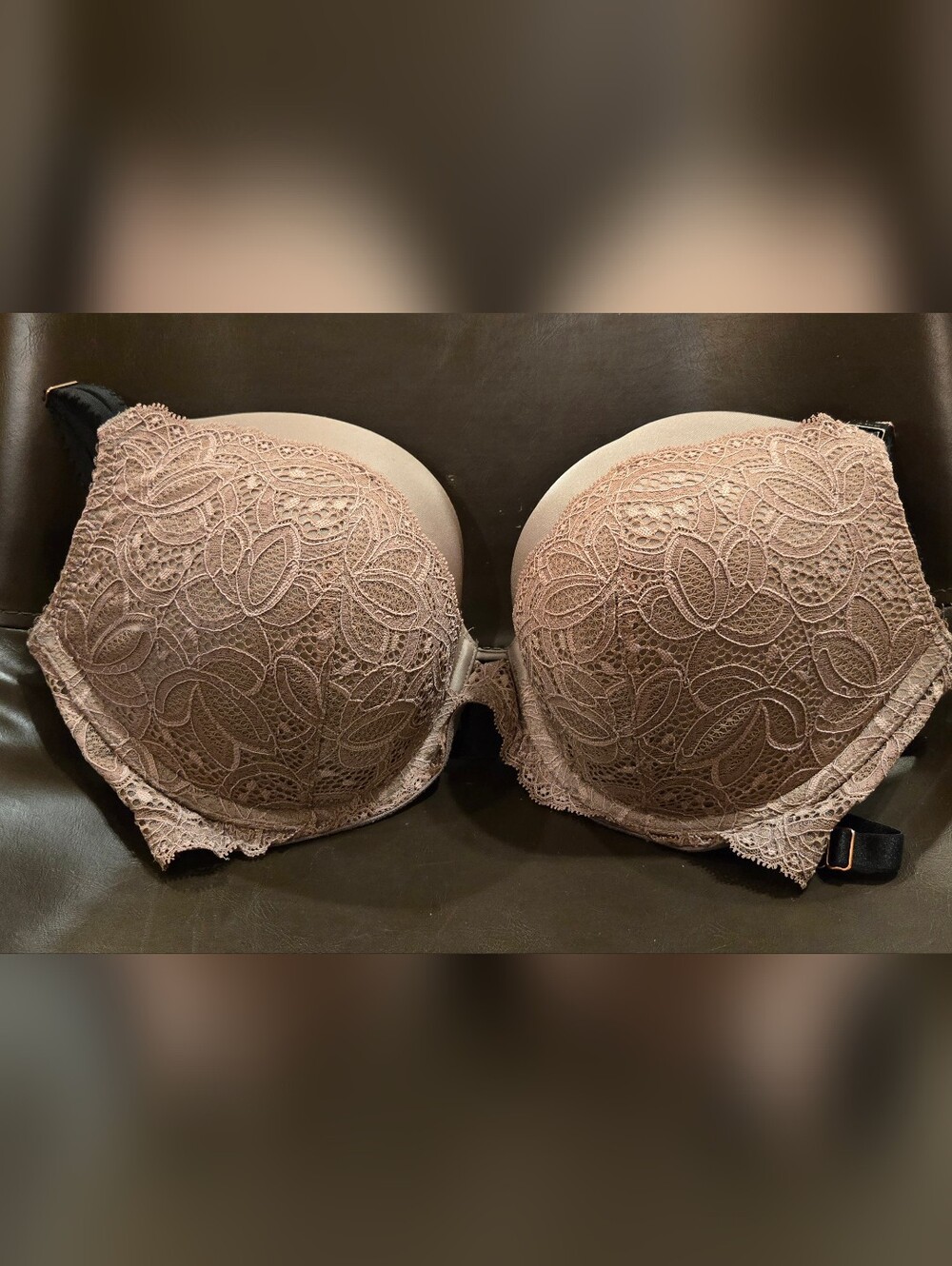 Victoria's Secret Very Sexy Push-Up Bra 36DD Pigeonnant Taupe Lace NWT